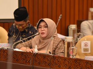 PPP Minta Pemerintah Perluas Bantuan Usaha Bagi Korban PHK PPP Minta Pemerintah Perluas Bantuan Usaha Bagi Korban PHK