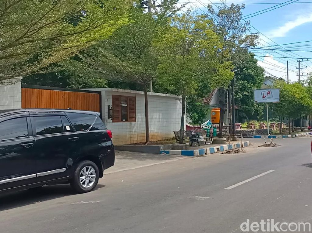 KPK Kembali Geledah Rumah Bupati Probolinggo KPK Kembali Geledah Rumah Bupati Probolinggo