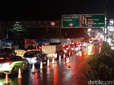 Lalin Arah Puncak Macet