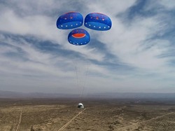 3 Lukisan Ini Terbang ke Luar Angkasa