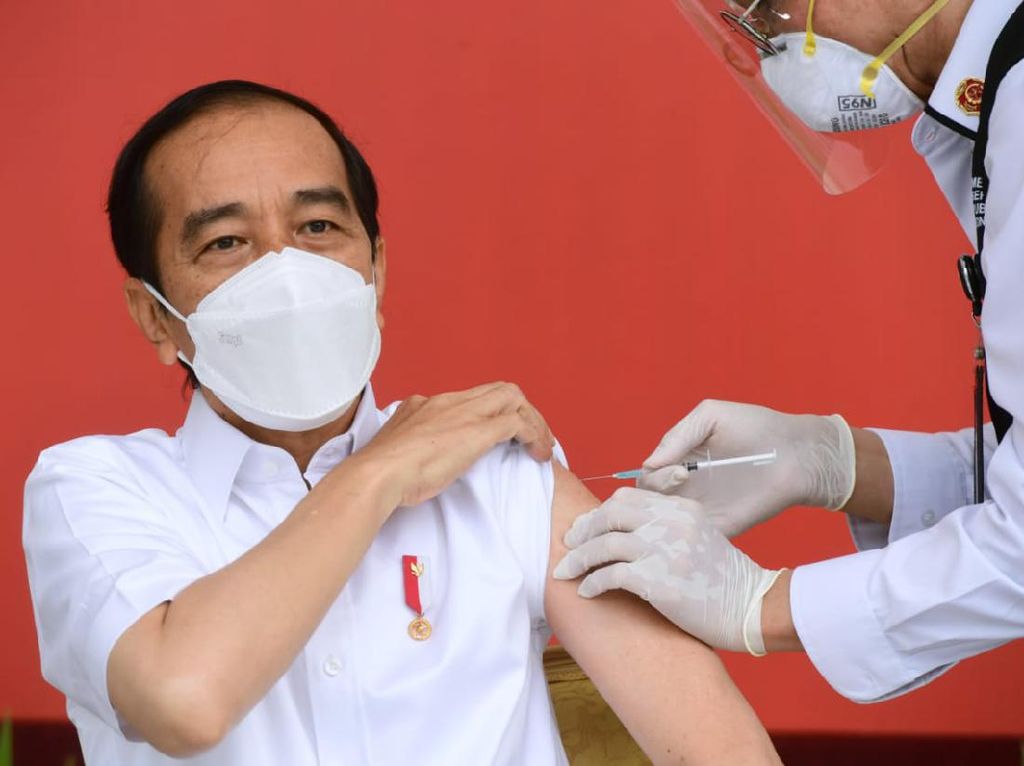 Jokowi Terima Booster Vaksin Corona Kedua untuk Lansia Hari Ini