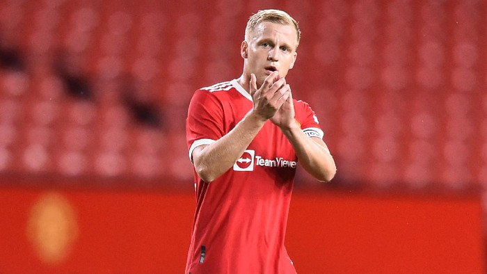 MANCHESTER, ENGLAND - JULY 28: Donny van de Beek
of Manchester United applauds the fans after the pre-season friendly match between Manchester United and Brentford at Old Trafford on July 28, 2021 in Manchester, England. (Photo by Nathan Stirk/Getty Images)