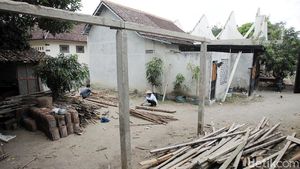 Akhirnya Warga Sleman Bongkar Rumah Terdampak Proyek Tol