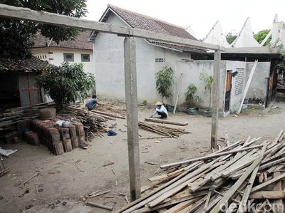 Akhirnya Warga Sleman Bongkar Rumah Terdampak Proyek Tol