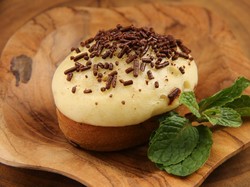 Agar Laris Manis, Sandiaga Uno Siap Viralkan Kue Cubit Topping Keju dan Oreo