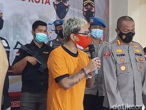 Coki Pardede Segera Bebas, Gas Langsung Tur Stand Up Comedy Coki Pardede Segera Bebas, Gas Langsung Tur Stand Up Comedy