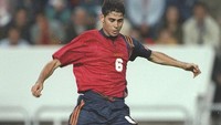 Bek tengah: Fernando Hierro (Spanyol). 29 gol dari 89 laga. Foto: Getty Images/Clive Brunskill