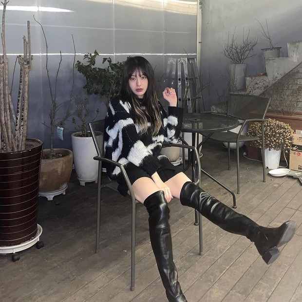 Instagram.com/noze_wayb Inspirasi fashion ala Noze Wayb yang hobi pakai high knee boots.