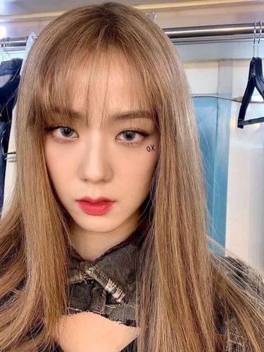Potret Idol K-Pop dengan Rambut Blonde, Terbaru Ada Jisoo BLACKPINK!