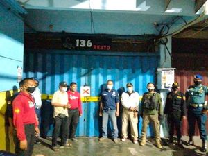 Nekat Buka Saat PPKM, Karaoke Berkedok Depot di Surabaya Digerebek Nekat Buka Saat PPKM, Karaoke Berkedok Depot di Surabaya Digerebek