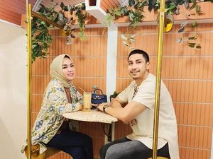 Suami Medina Zein Kecewa Saksi Ahli Berhalangan Hadir Lagi Suami Medina Zein Kecewa Saksi Ahli Berhalangan Hadir Lagi