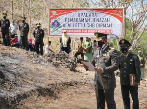 Lettu Dirman, Prajurit TNI yang Gugur Diserang KKB Dimakamkan di Bima