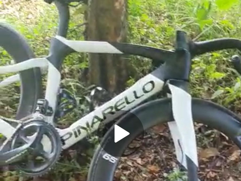 Penampakan Road Bike di Kecelakaan Tragis Pesepeda di Km 0 Puncak Penampakan Road Bike di Kecelakaan Tragis Pesepeda di Km 0 Puncak