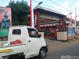 Warga Tegas Tolak Permintaan Maaf Kades di Blitar yang Gelapkan Dana BST Warga Tegas Tolak Permintaan Maaf Kades di Blitar yang Gelapkan Dana BST