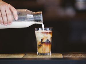 Minum Kopi Campur Susu Kedelai Bikin Awet Muda? Ini Kata Ahli! Minum Kopi Campur Susu Kedelai Bikin Awet Muda? Ini Kata Ahli!