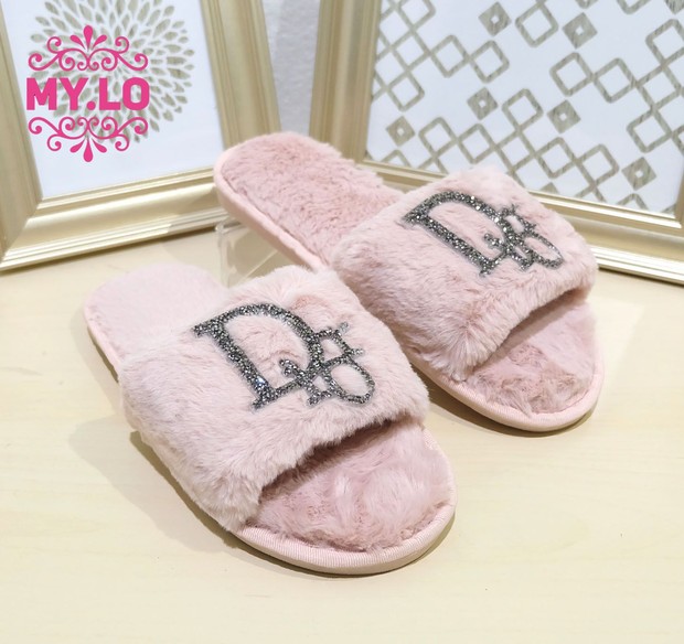 Sandal empuk untuk kado melahirkan