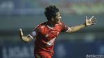 10 Pemain Arema FC Tahan Imbang PSM Makassar