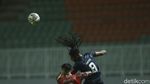 10 Pemain Arema FC Tahan Imbang PSM Makassar