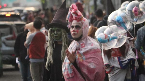 Pocong Sampai Kuntilanak Kembali Hantui Jalan Asia Afrika di Bandung