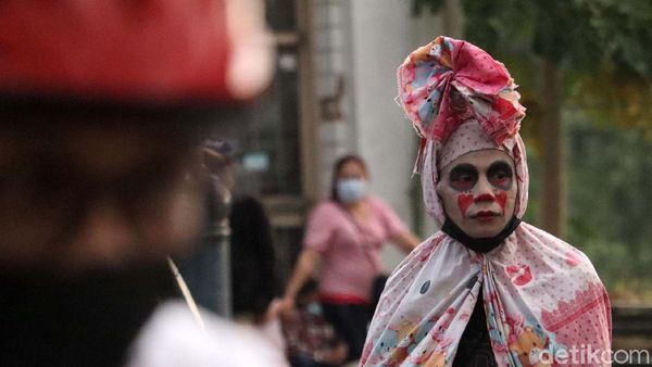 Bandung Level 3, Hantu Turun ke Jalan Asia Afrika