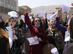 Kisah Para Wanita Afghanistan yang Dipukuli Taliban Saat Demo Menuntut Hak Kisah Para Wanita Afghanistan yang Dipukuli Taliban Saat Demo Menuntut Hak