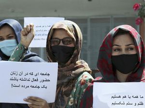 Aksi Demo Perempuan di Afghanistan Menuntut Pemerintah Taliban Aksi Demo Perempuan di Afghanistan Menuntut Pemerintah Taliban