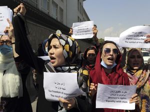 Ketika Perempuan Afghanistan Turun ke Jalan