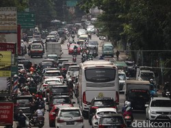 Arus Lalu Lintas Menuju Lembang Macet