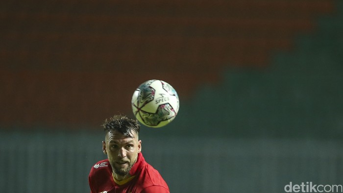 PSS Sleman dan Persija Jakarta berbagi poin dalam pertandingan pertama mereka di BRI Liga 1 2021. Kedua tim bermain imbang dengan skor 1-1.