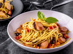 Resep Spaghetti Sosis Pedas yang Enak dan Praktis