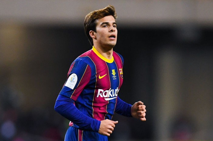 SEVILLE, SPAIN - JANUARY 17: Ricard Riqui Puig of FC Barcelona looks on during the Supercopa de Espana Final match between FC Barcelona and Athletic Club at Estadio de La Cartuja on January 17, 2021 in Seville, Spain. Sporting stadiums around Spain remain under strict restrictions due to the Coronavirus Pandemic as Government social distancing laws prohibit fans inside venues resulting in games being played behind closed doors. (Photo by David Ramos/Getty Images)