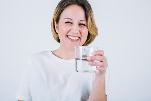 Terlalu banyak minum air bisa terkena hiponatremia
