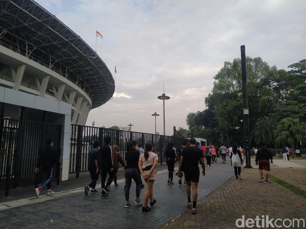 Ramainya Warga Berolahraga di GBK Ramainya Warga Berolahraga di GBK