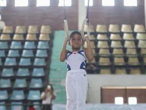 Aktif Ikuti Gymnastic Sejak Kecil, Anak Ini Juga Berprestasi Akademik