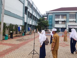 Hari Pertama Sekolah Tatap Muka di SMPN 8 Tangsel, Jam Masuk Dibagi 3 Waktu