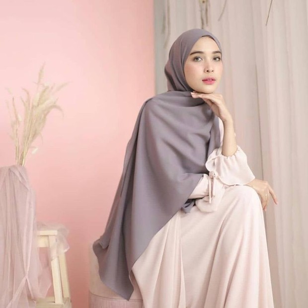 Hijab diamond bersifat ringan, mudah dibentuk, dan nyaman dipakai