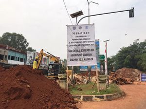 Jalan Amblas Grand Depok City Mulai Diperbaiki, Lalu Lintas Dialihkan Jalan Amblas Grand Depok City Mulai Diperbaiki, Lalu Lintas Dialihkan