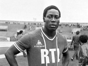 Usai Koma 39 Tahun, Mantan Bek Timnas Prancis Ini Meninggal