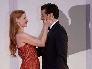 Jessica Chastain dan Oscar Isaac Mesra di Venice Film Festival, Twitter Heboh