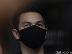 Saling Lapor soal KDRT, Jonathan Frizzy Masih Serumah dengan Istri