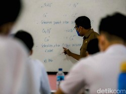 Nyaris 200 Siswa Positif Corona, Ahli Jelaskan Kapan PTM Harus Tarik Rem Darurat!