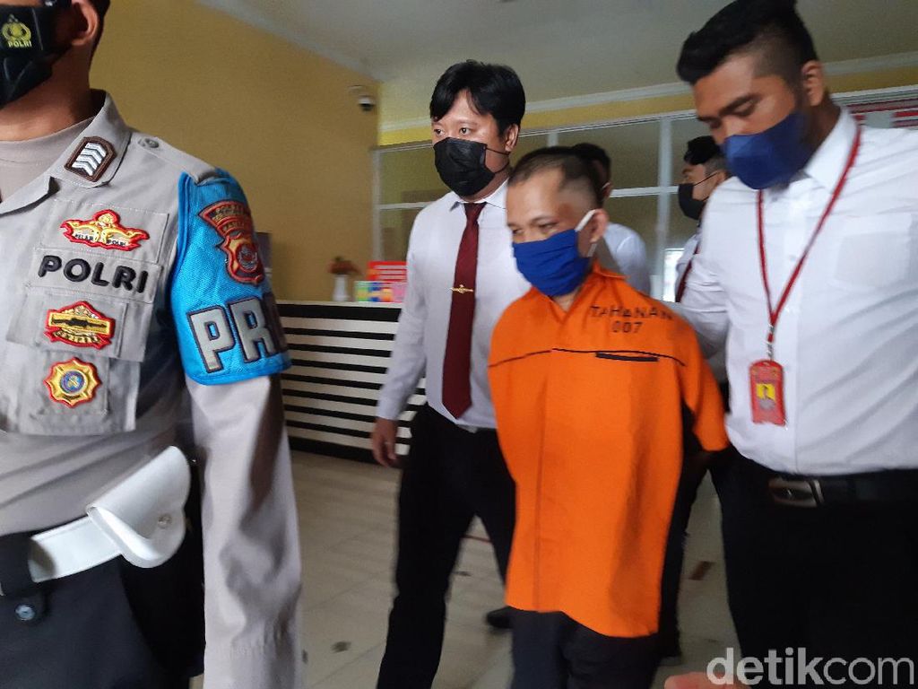Jabar Banten Hari Ini: Pembunuh Karyawati Hotel Ditangkap-Sejumlah Daerah Gelar PTM Jabar Banten Hari Ini: Pembunuh Karyawati Hotel Ditangkap-Sejumlah Daerah Gelar PTM