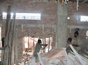 Tak Kantongi Izin, Ruko 3 Lantai di Medan Dibongkar Satpol PP Tak Kantongi Izin, Ruko 3 Lantai di Medan Dibongkar Satpol PP