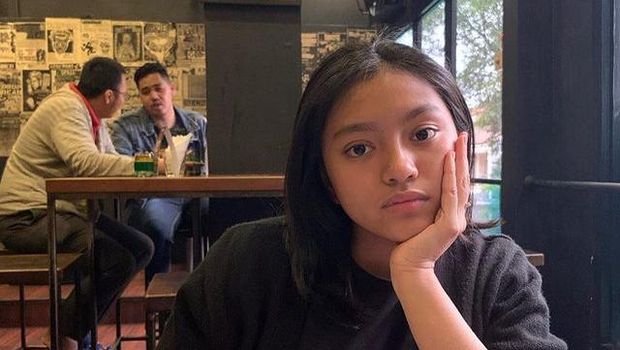 Alleia Anata Putri Ariel Noah dengan Sarah Amalia yang kini beranjak dewasa. Yuk intip potretnya!