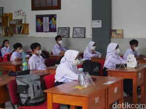 Pemkot Cimahi Segera Swab Test Acak Siswa SD-SMP yang Jalani PTM Pemkot Cimahi Segera Swab Test Acak Siswa SD-SMP yang Jalani PTM