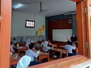 Ada RW Micro Lockdown Gegara Suspek Omicron, PTM di Krukut Tetap 100%