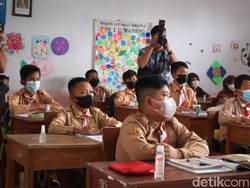 Uji Coba PTM di Purwakarta, Siswa Wajib Bawa Dompet Sehat