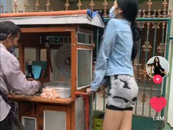 Wanita 179 Cm vs Gerobak Jajanan hingga Makanan Pembesar Payudara