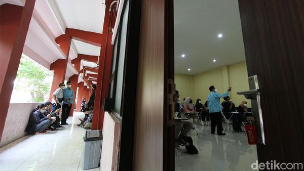 UNS Mulai Uji Coba Kuliah Tatap Muka