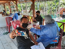 Ini Baru Beda! Vaksinasi Covid dengan Pemandangan Sawah dan Desa